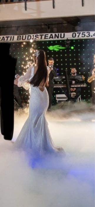 Rochie mireasa tip sirena
