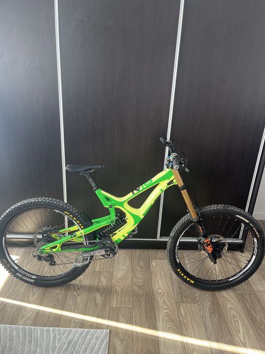 Intense M16 Carbon 2019 M