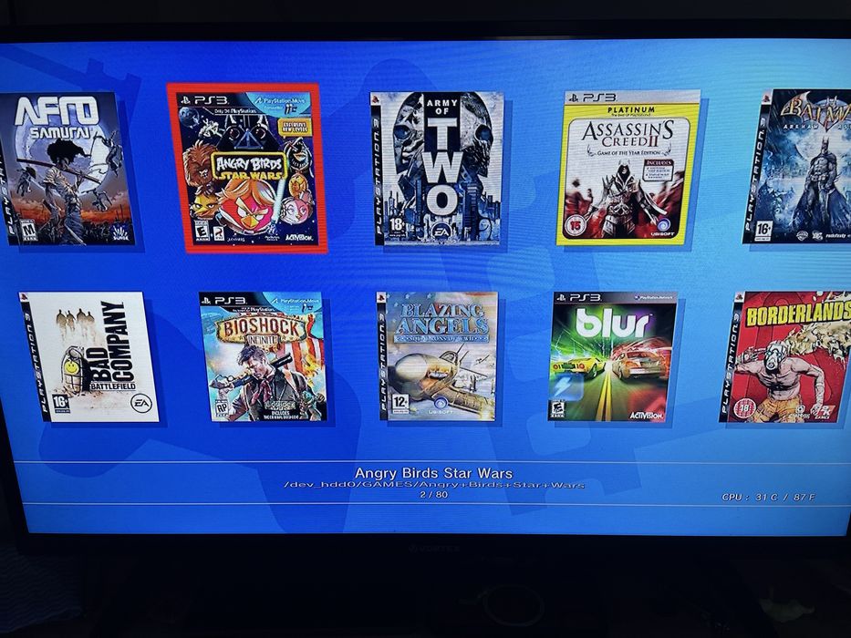 Vand ps 3 slim 80 de jocuri  nu are maneta