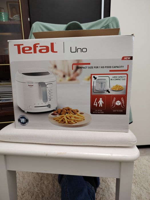 Friteuză compactă cu o capacitate de 1 kg de alimente