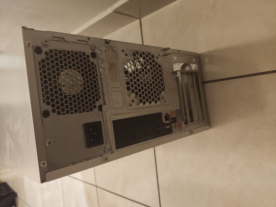 Inspiron 530 intel core duo 4700, 320gb, dvd rw + mouse cadou