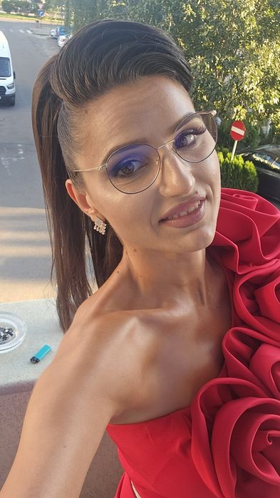 Rochie rosie superba