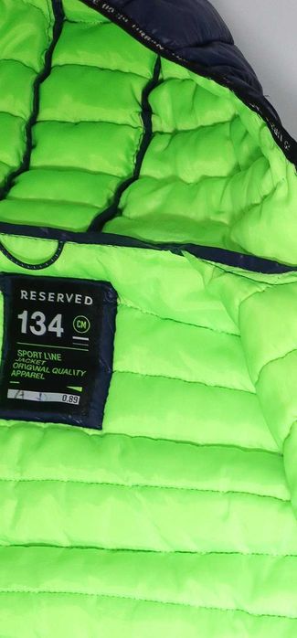 Geacă matlasată RESERVED băieți, mărimea 134 (10 ani) – Bleumarin/Verde Neon