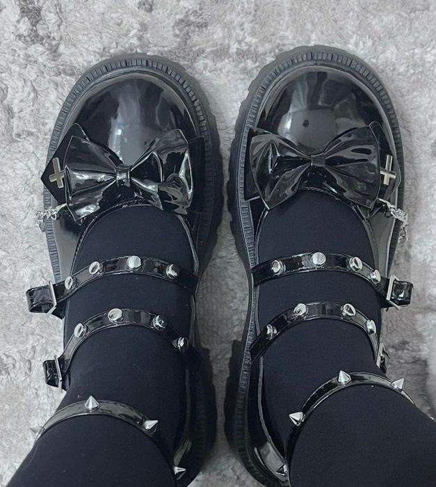 черные туфли с бантом