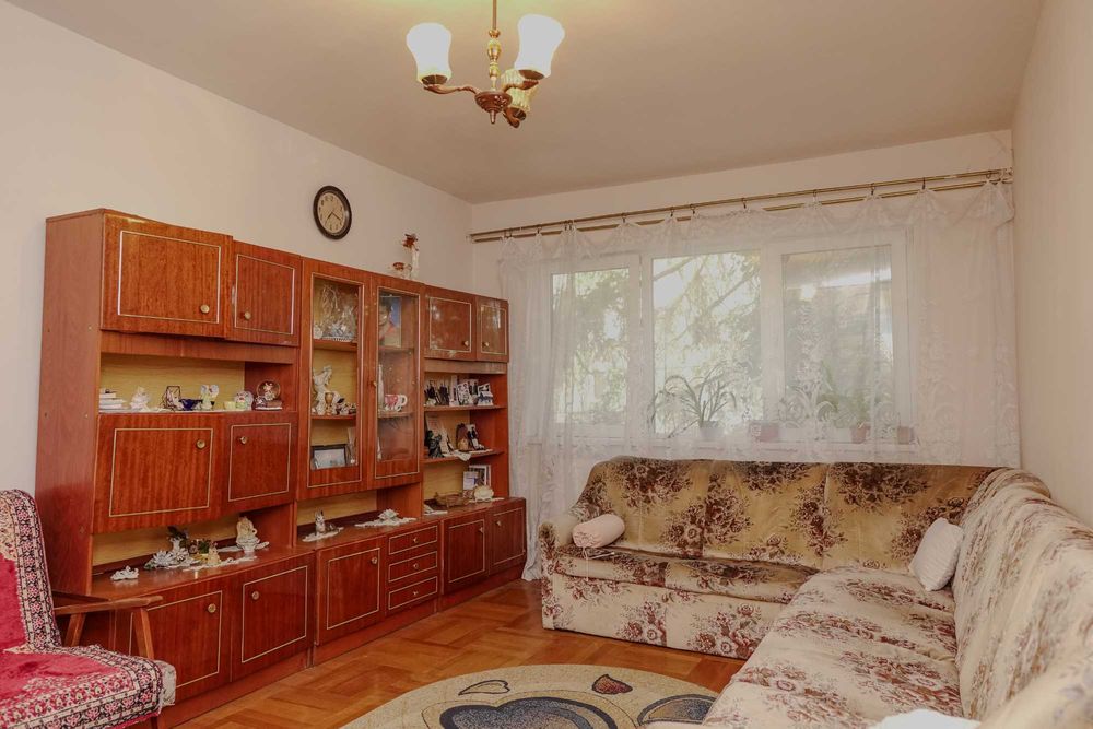 Apartament 4 camere Etaj 1 Zona Sega Str. Hateg comision 0%