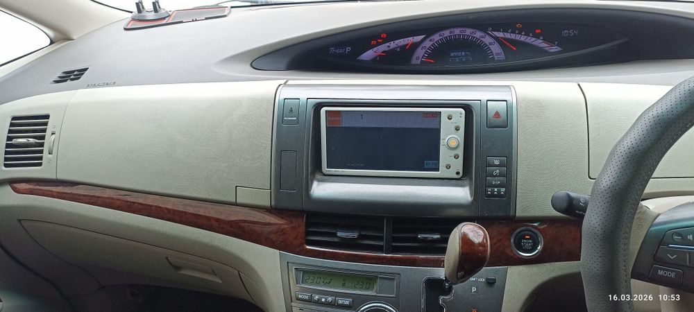 Продам Тойоту Эстима 2010г