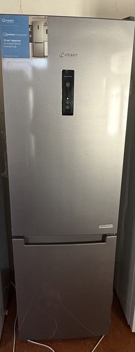Продается холодильник Indesit  No Frost 330л /185см
