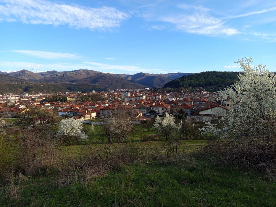 Продавам Парцел Троян