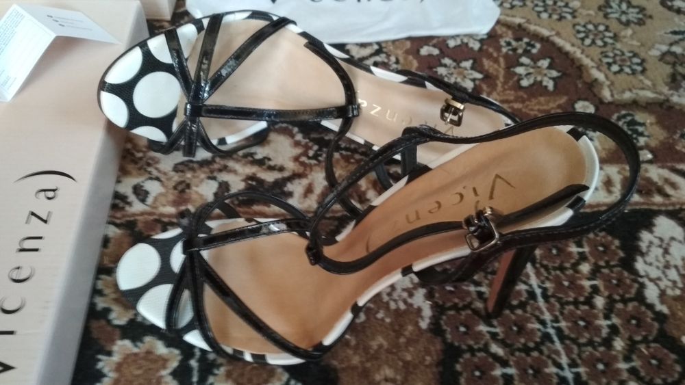 Елегантни дамски обувки Vicenza