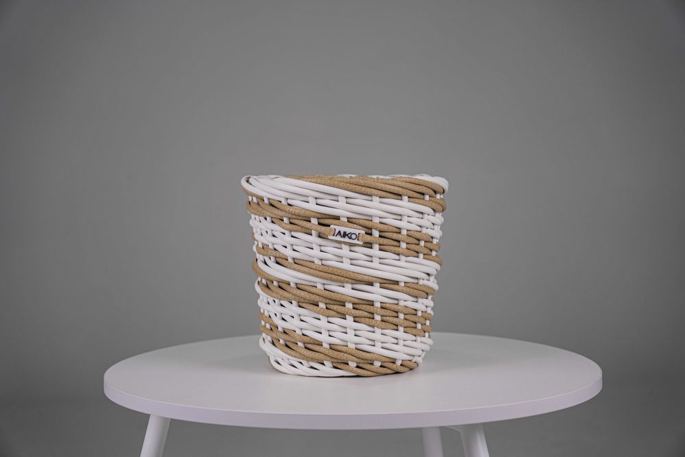 Кашпо мечты: ручная работа из ротанга