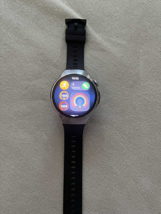 Смарт часовник Huawei watch 5 42mm. като нов