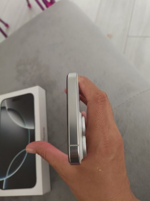 Iphone 16 pro max белый 90% акб