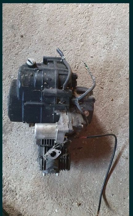 Vând motor cross 107 perfect funcțional