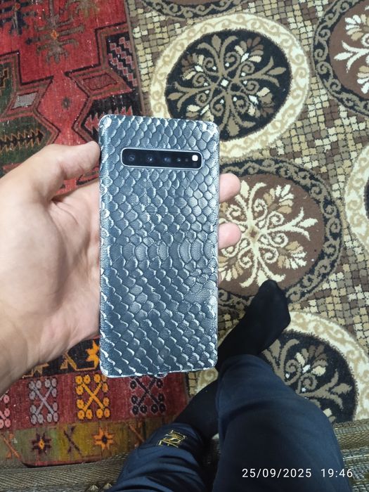 S10 5G zapchast ekran singan