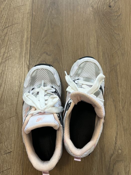 Adidasi fete marimea 33