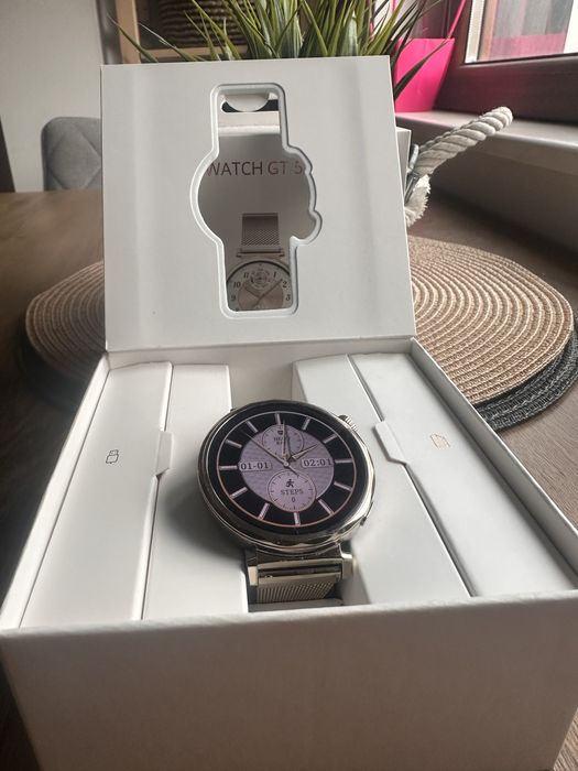 Смарт часовник Huawei watch GT 5