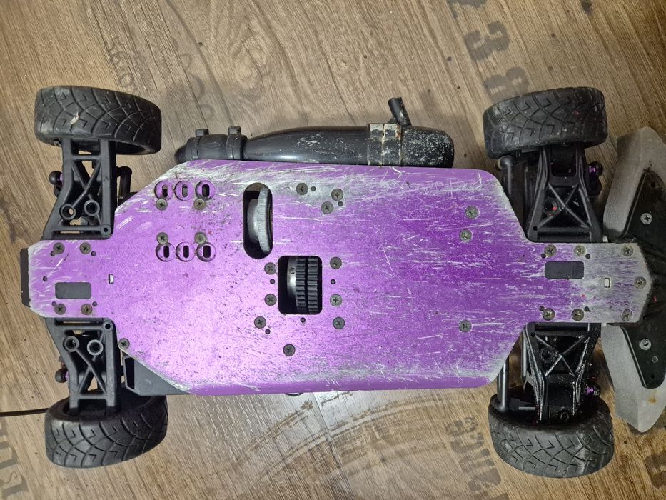 Masina de curse radiocomanda