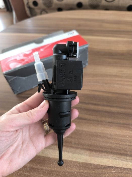 Vând pompa pentru ambreiaj!