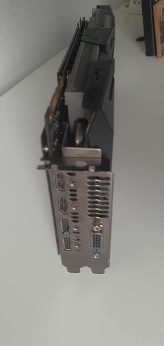 GTX 1070 8GB Asus Rog Strix