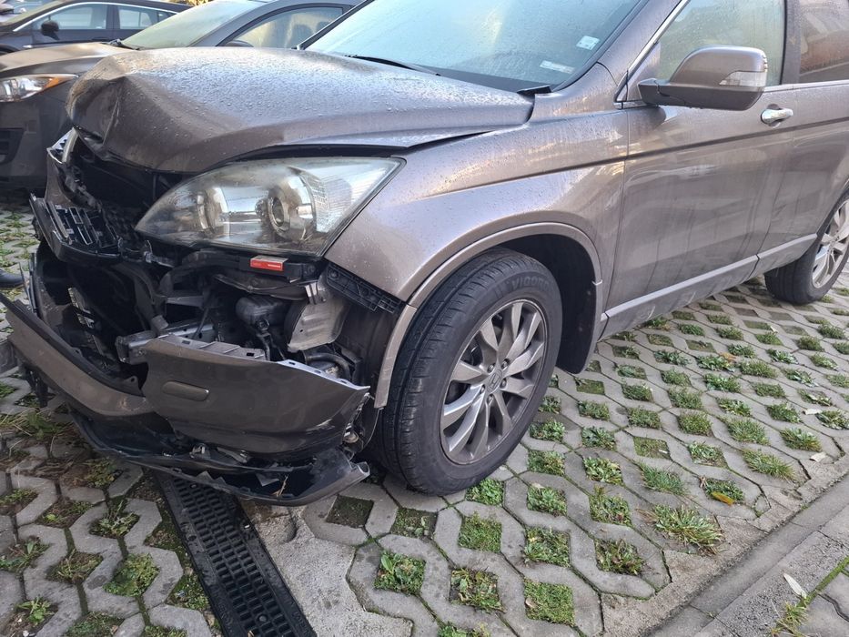 Продавам HONDA CRV