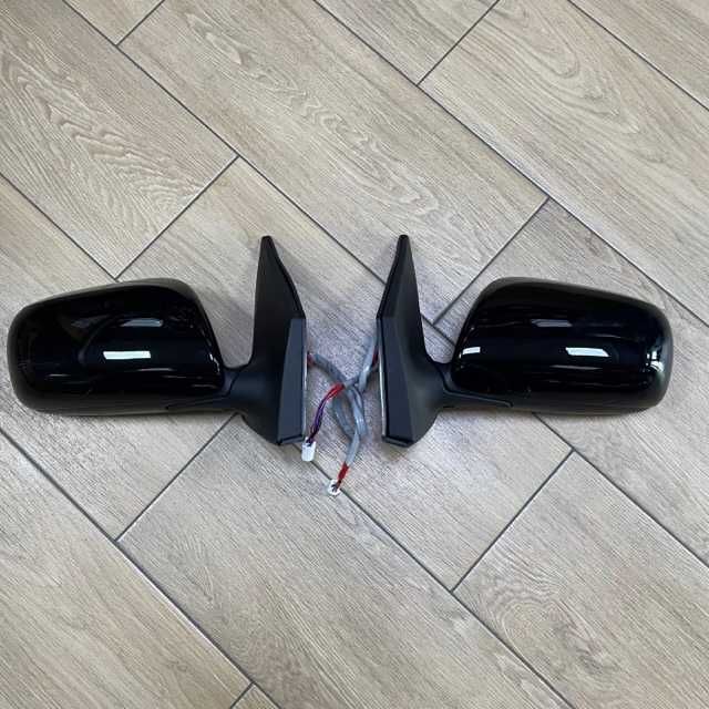 Зеркало на Toyota Corolla