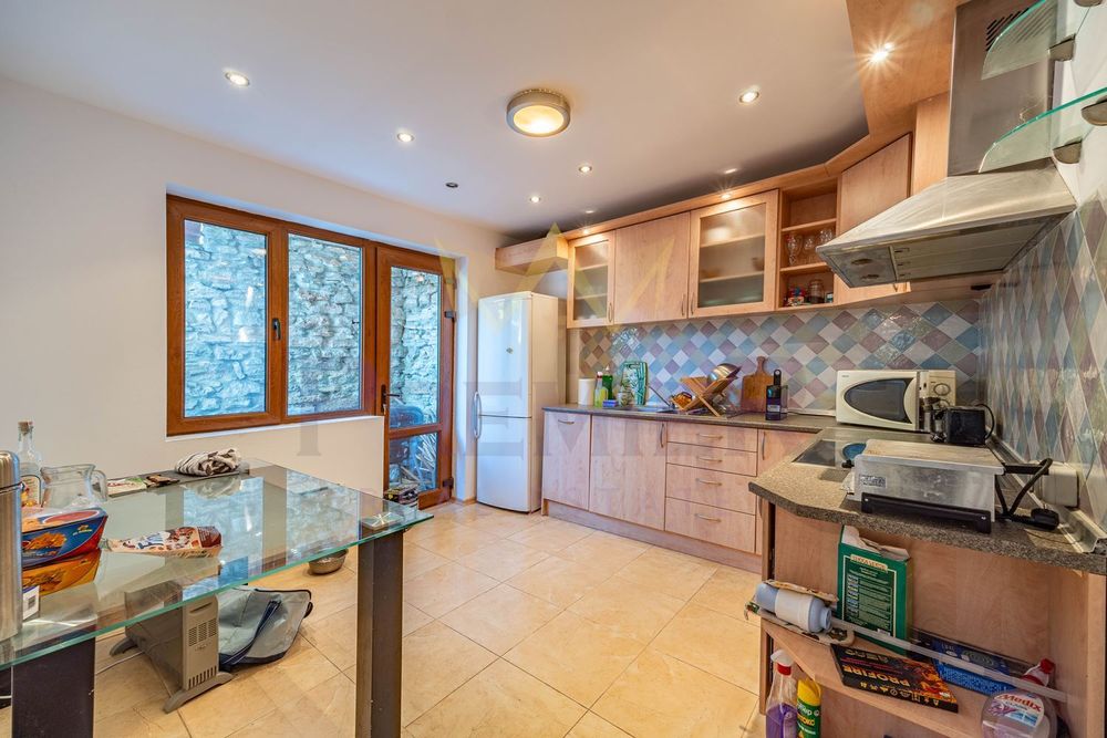 Продава се Къща в Балчик - 185 кв.м за 946 €/кв.м - Снимка #2