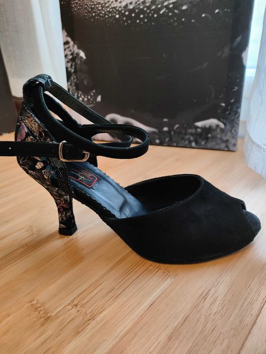 Pantofi dans sportiv latino, mărimea 37