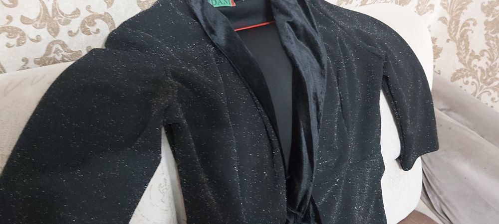 Продам женское платье