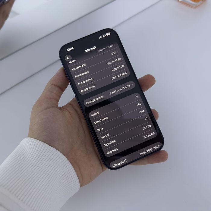 IPhone 17 pro {Deep Blue}