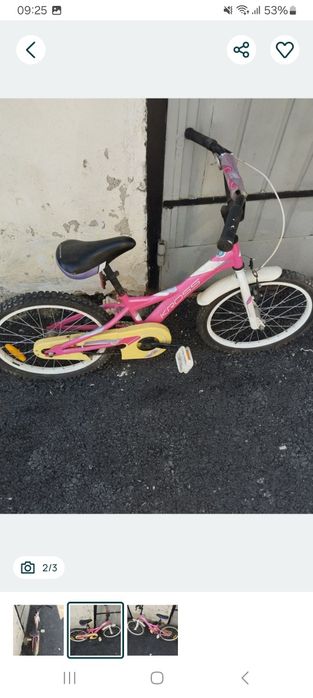 Vând bicicleta roz