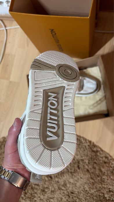 Lv skate crem.