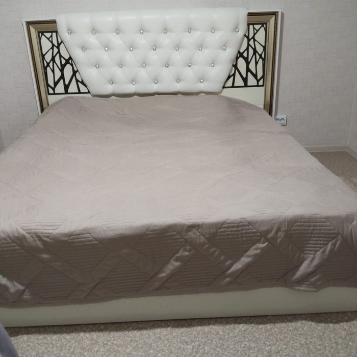 Продам спальный гарнитур