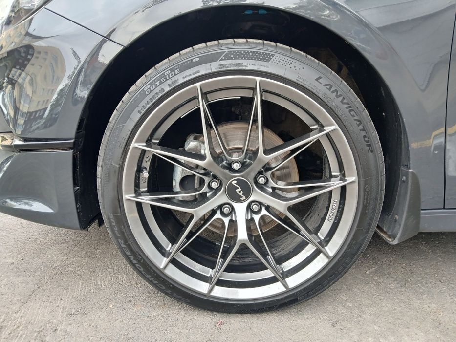 Продам диски r18 с резиной