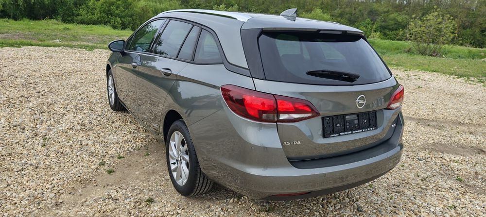 Opel Astra K impecabil