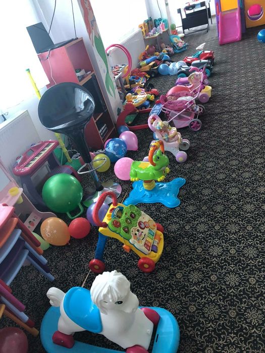 Tobogan , spațiu joacă