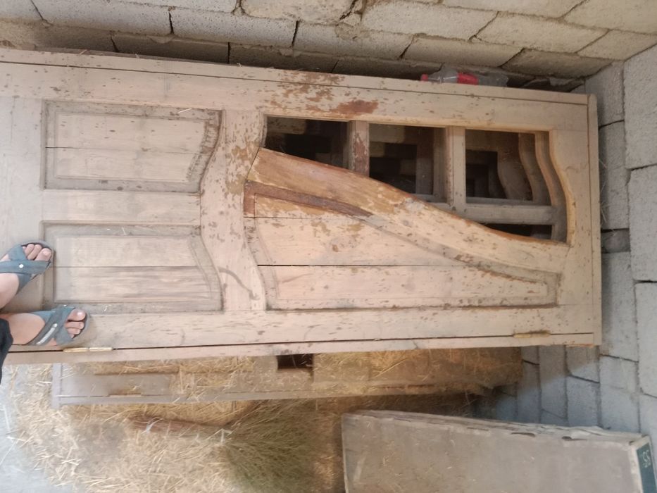 Деревянные двери. Ағаш есіктер