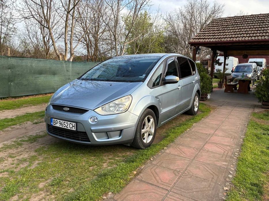 Продавам Ford S-Max