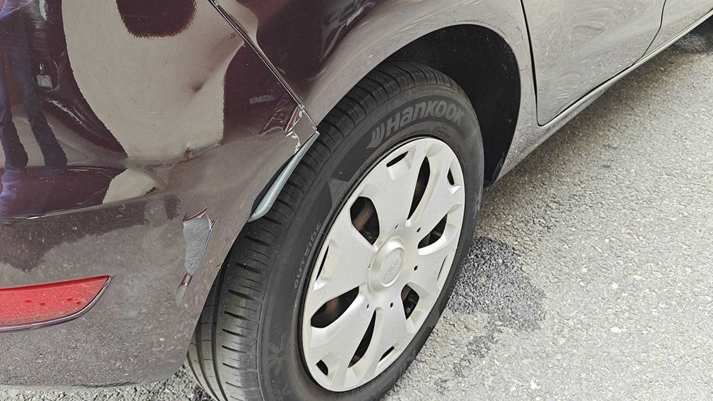 Ford Fiesta 1.4 TDCi 2009, vișiniu, 121.500 km reali, revizie nouă, ITP 2027