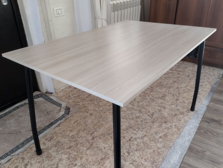 Продам стол Zeta