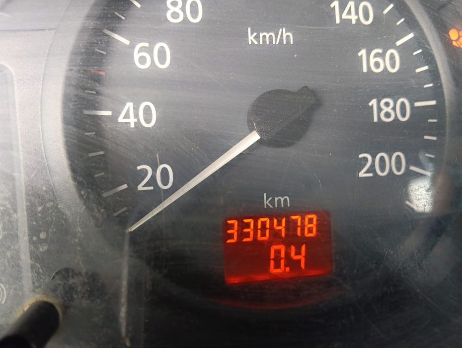 Vand Renault Trafic 1,9 90cp an 2004 6 locuri si marfa