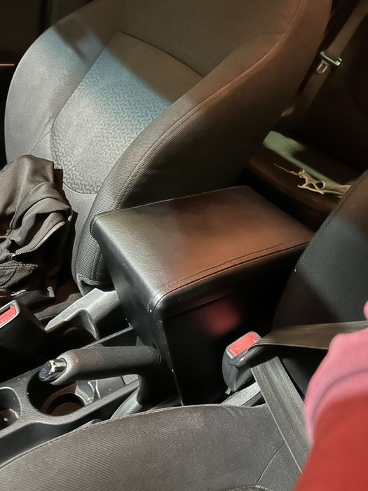 Подлакотник на Kia rio