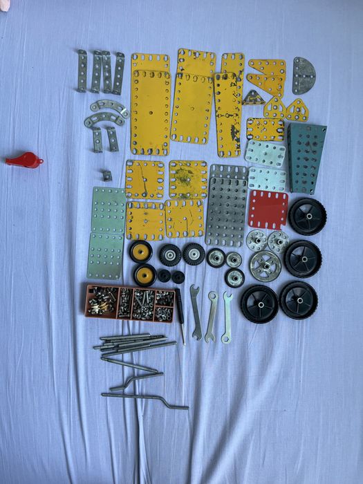 продам советский металлический конструктор