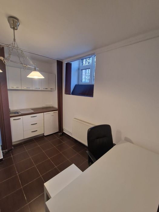 Vând apartament central