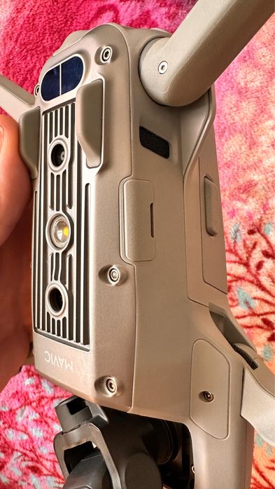 Продам профессиональный дрон Dji mavic air 2