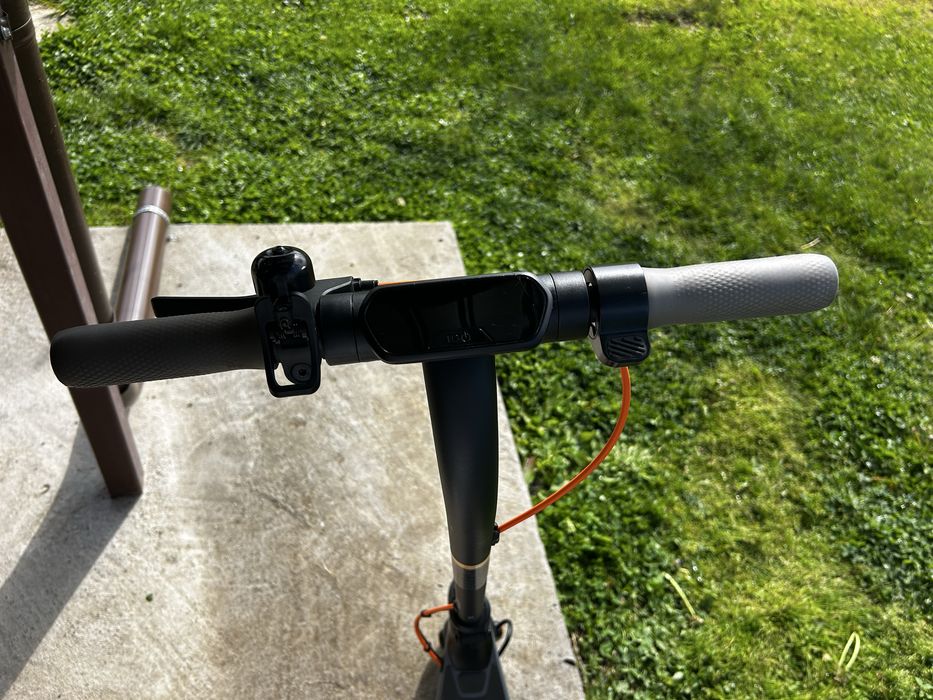 Trotinetă electrică ninebot E2 plus
