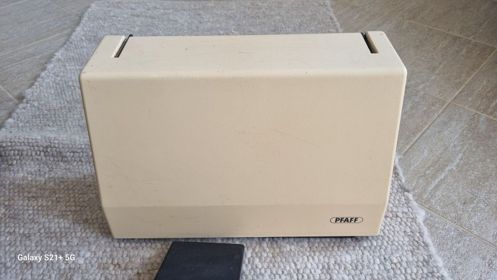 Masina de cusut Pfaff