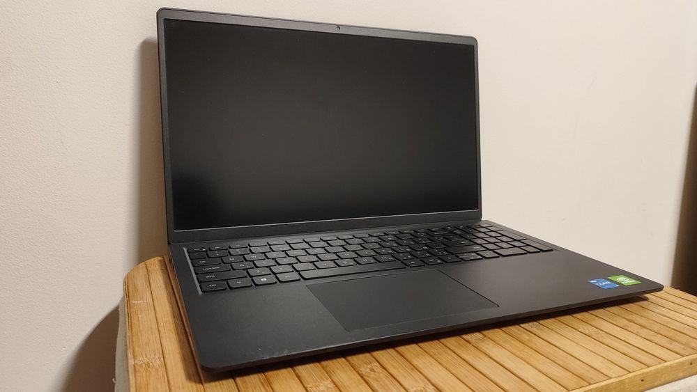 Лаптоп Dell Vostro 15 3510