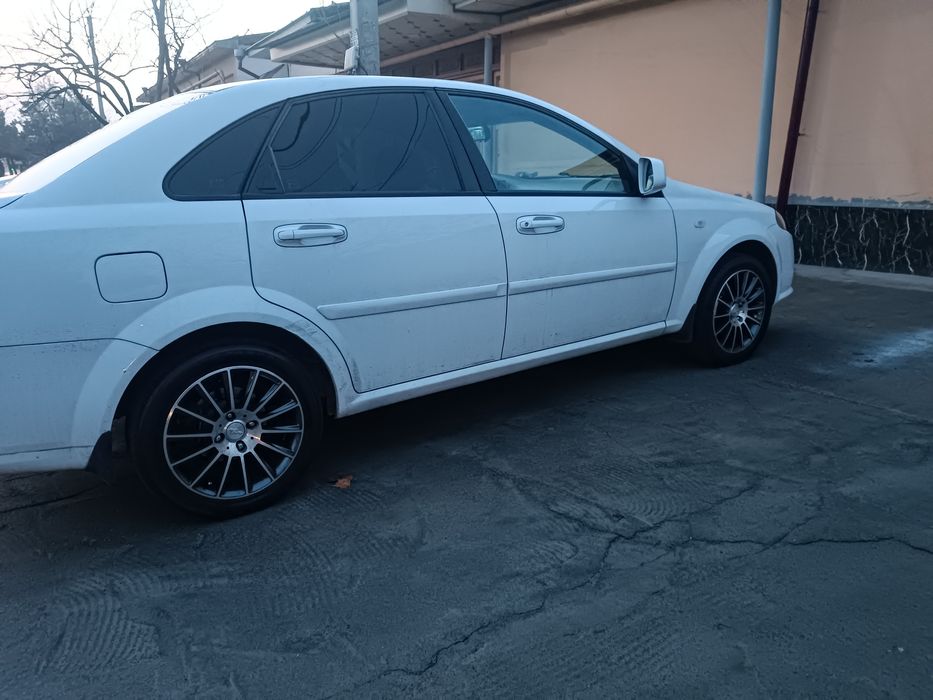 Mers Diska Balon 205 50 R16 Holati Yaxshi Ayibi Yoq