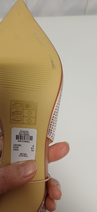 Pantofi cu strasuri noi