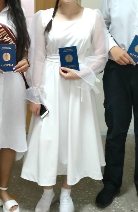 Продам красивое белое платье